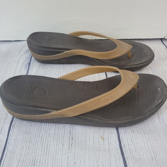 Crocs Size 9 Women's Flip-Flop Wedge Heel Sandals Beach Pool Comfort Lightweight - Picture 2 of 8